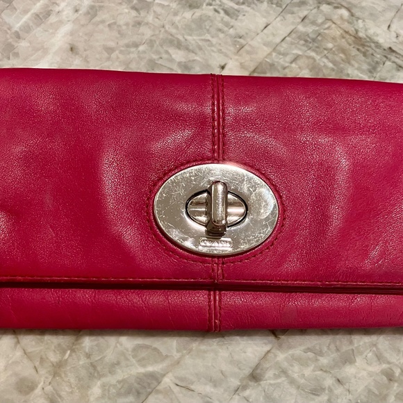 PINK LEATHER COACH Trunlock Slim Envelope Wallet - Picture 2 of 8